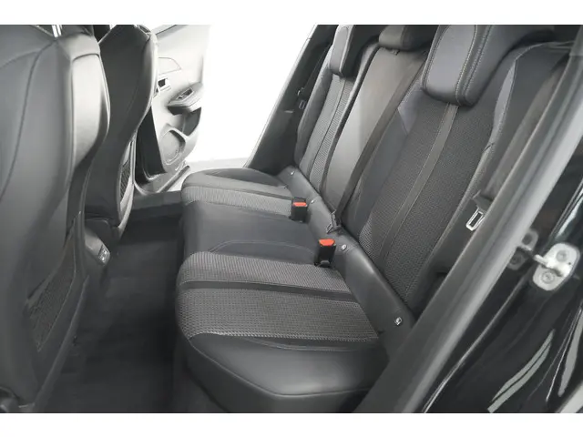 Peugeot 2008 PureTech 130 GT-Line 2020 Benzine 28