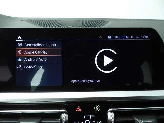 BMW 3 Serie Touring 318i 2022 Benzine 30