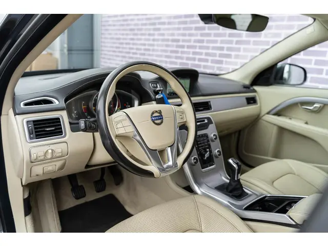 Volvo V70 2.0 T4 Inscription Edition 2015 Benzine 18