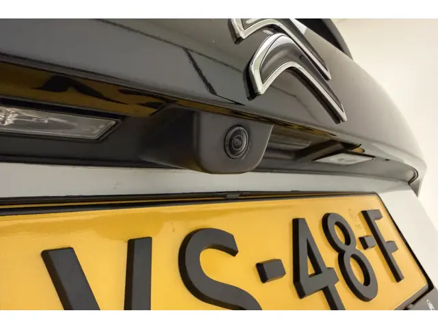 Citroën C4 1.2 Hybrid 136pk Plus 2024 Hybride Benzine 8