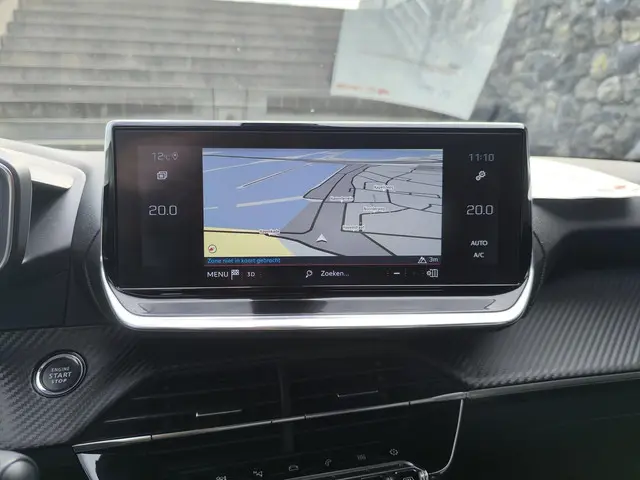 Peugeot 2008 1.2 PureTech Allure 2021 Benzine 19