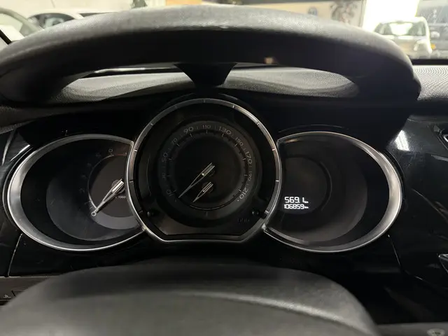 Citroën DS3 1.2 VTi Chic 2013 Benzine 11