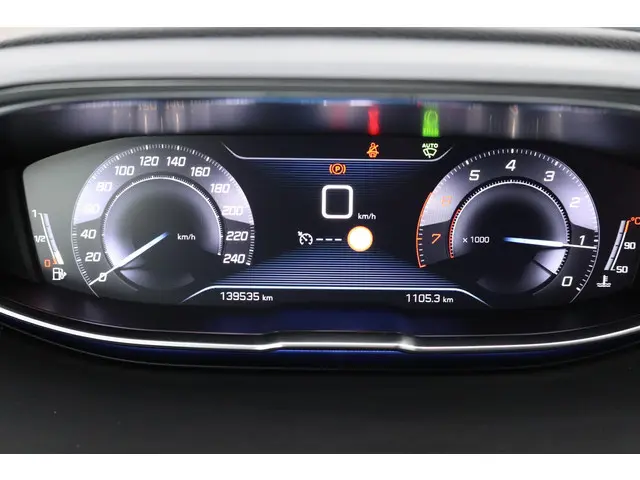 Peugeot 3008 1.2 PureTech Allure 2019 Benzine 24