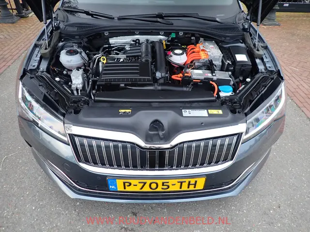 Škoda Superb Combi 1.4TSI iV 2020 Hybride Benzine 31
