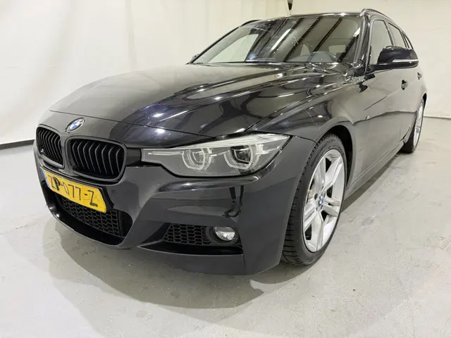 BMW 3 Serie Touring 318i M Sport Aut8 2019 Benzine 57