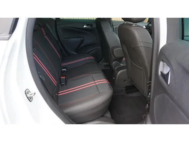 Opel Crossland 1.2 110pk Turbo GS-Line 2023 Benzine 12