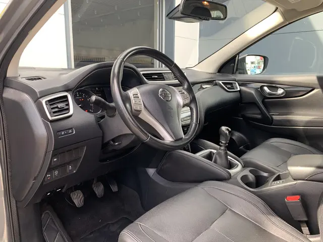 Nissan QASHQAI 1.6 Tekna 17" 2016 Benzine 25