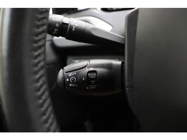 Peugeot 208 1.2 PureTech Signature 2019 Benzine 20