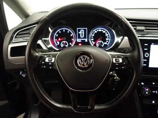 Volkswagen Touran 1.2 TSI Highline- 2018 Benzine 13