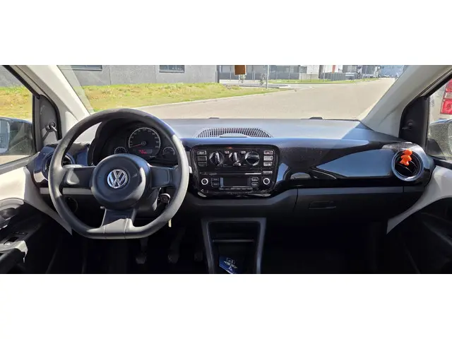 Volkswagen up! 1.0 move up! BlueMotion 2013 Benzine 11