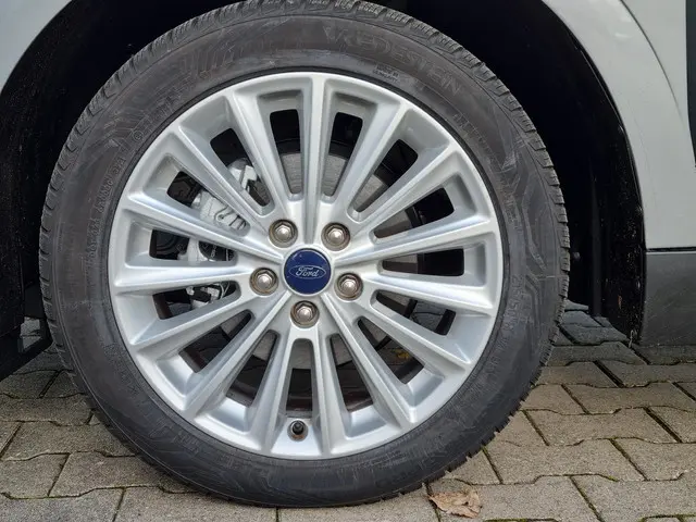 Ford Transit Courier 1.0 EcoBoost Limited 2024 Benzine 6