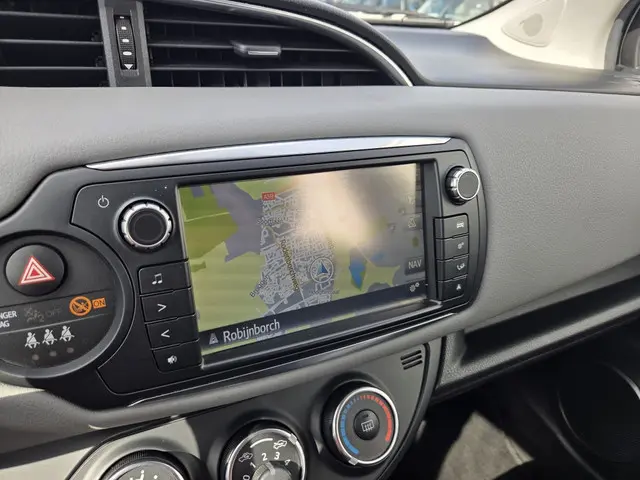 Toyota Yaris 1.0 VVT-i Aspiration 2015 Benzine 16