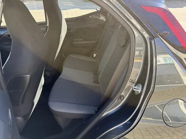 Toyota Aygo 1.0 VVT-i x-play 2020 Benzine 9