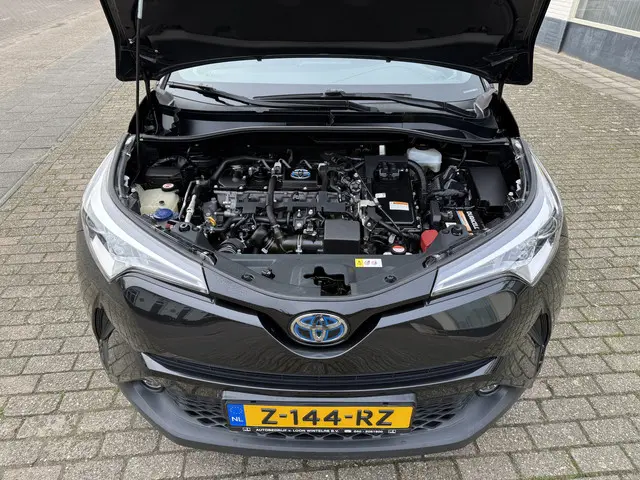 Toyota C-HR 1.8 Hybrid Bi-tone 2018 Hybride Benzine 6