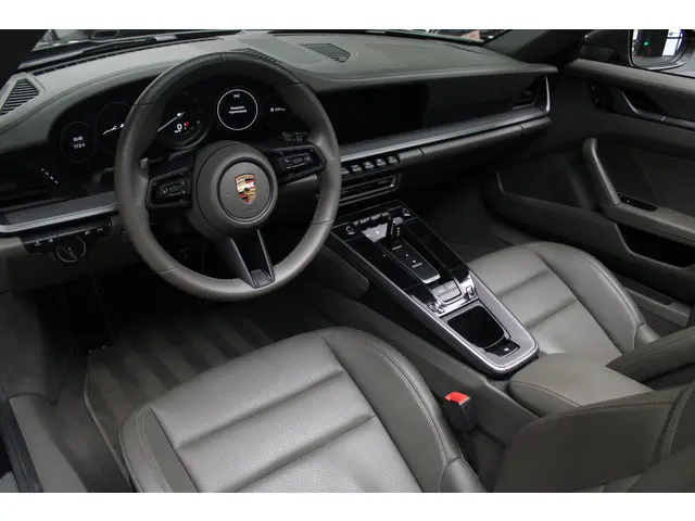 Porsche 911 3.0 4 Targa 2022 Benzine 11
