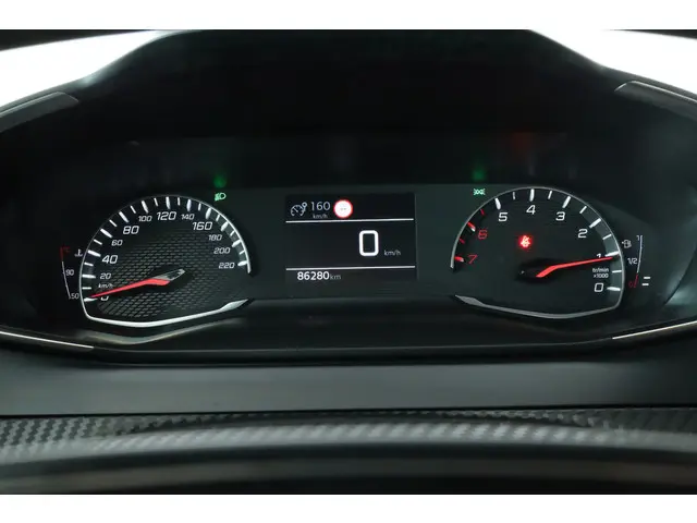 Peugeot 2008 1.2 PureTech Active 2021 Benzine 14