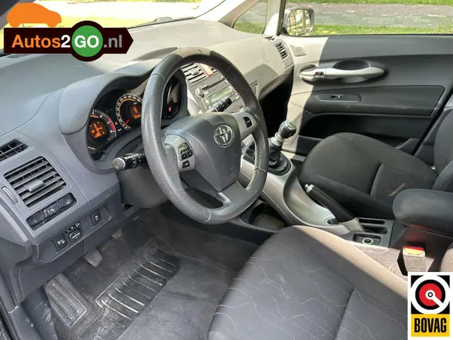 Toyota Auris 1.6 Comfort 2012 Benzine 8