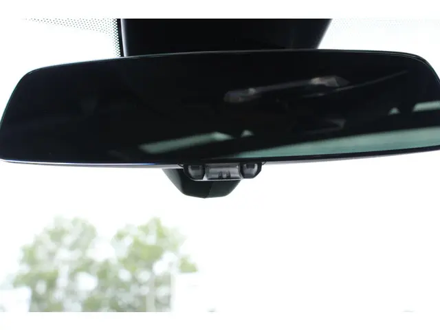 BMW 1 Serie 120i High Executive Edition 2021 Benzine 22