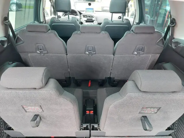 Peugeot 5008 1.2 PureTech Style 7p. 2016 Benzine 12