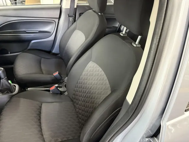 Mitsubishi Space Star 1.0 Cool+ 2021 Benzine 10