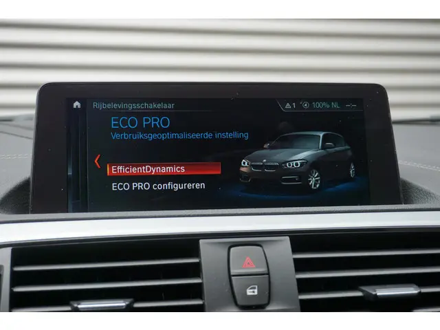 BMW 1 Serie 118i 2019 Benzine 18