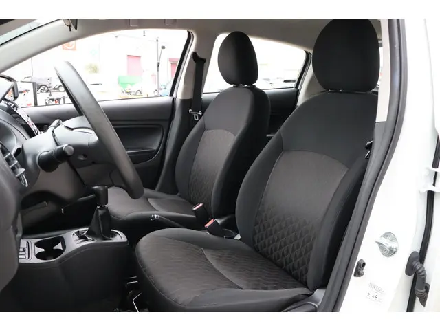 Mitsubishi Space Star 1.0 Cool+ 2020 Benzine 10