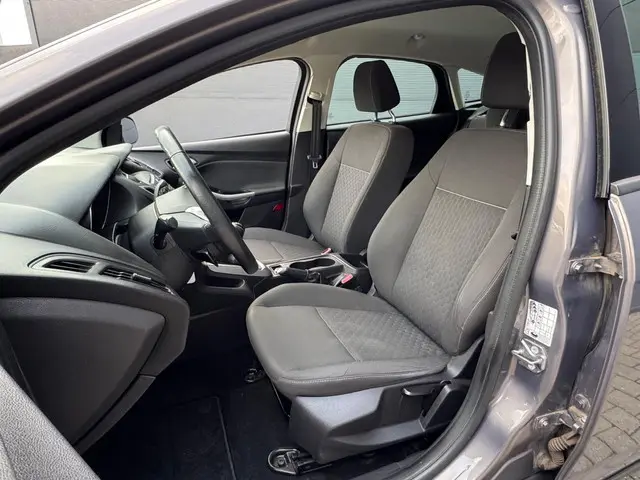 Ford Focus 1.0 EcoBoost Edition / Navi / Nap / Pdc 2014 Benzine 6