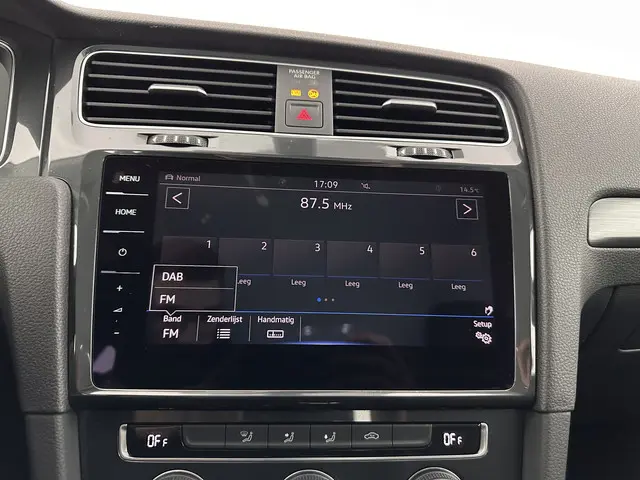 Volkswagen e-Golf {SOH-91%} 2019 Elektrisch 14