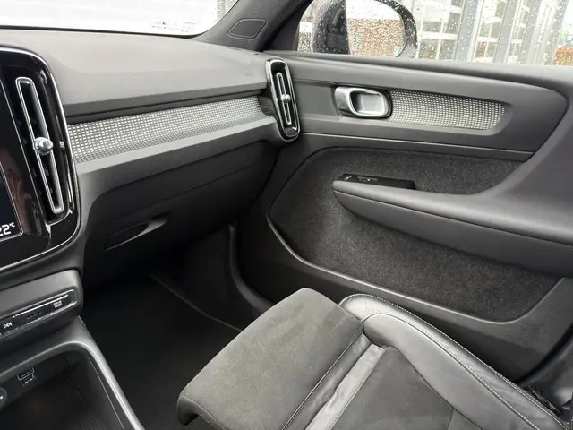 Volvo XC40 1.5 T3 R-Design 2022 Benzine 10
