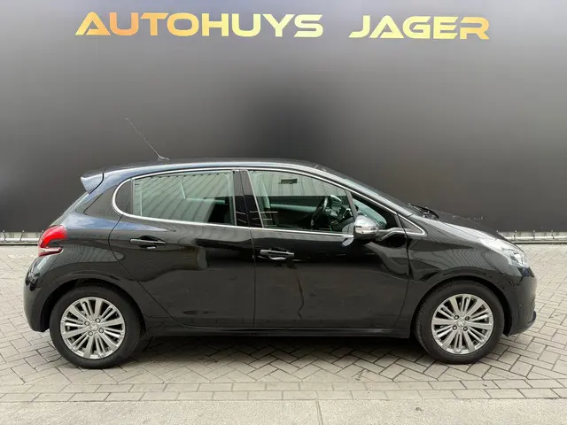 Peugeot 208 1.2 PureTech Allure 2018 Benzine 6
