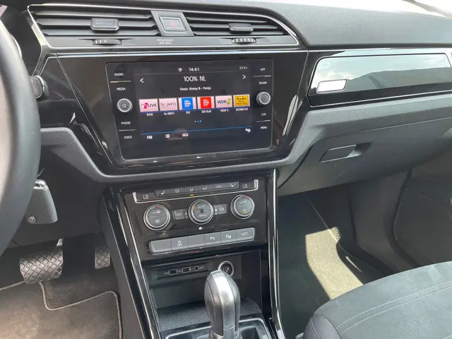 Volkswagen Touran 1.5 TSI Highline 2019 Benzine 25