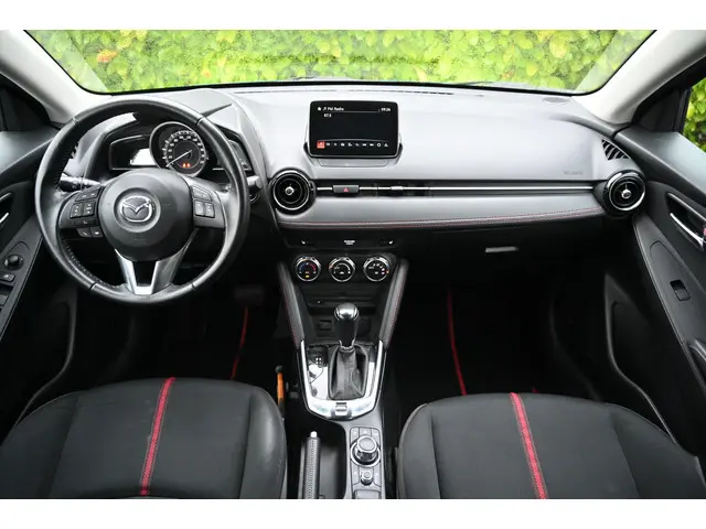 Mazda 2 Skyactiv-G 90 automaat GT-M 2017 Benzine 9