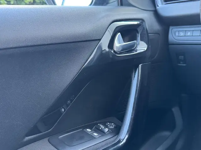 Peugeot 208 1.4 VTi Access ( AIRCO + 5 DRS ) 2012 Benzine 22