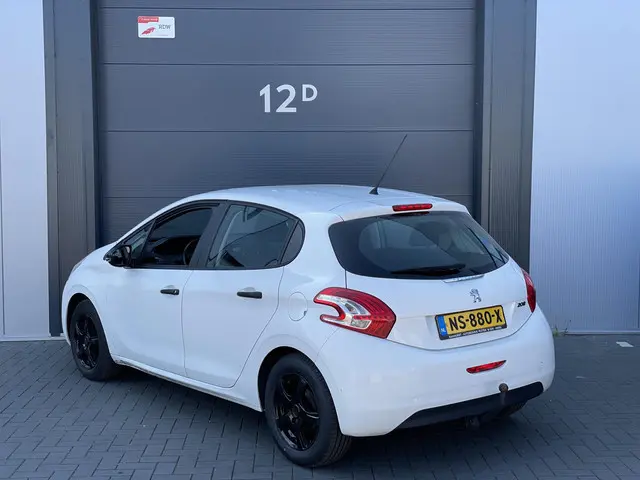 Peugeot 208 1.0 VTi Access 2013 Benzine 4