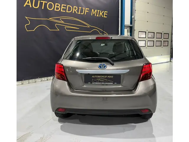 Toyota Yaris 1.5 Hybrid Trend 2017 Hybride Benzine 7