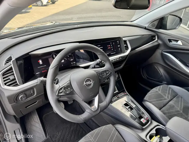 Opel Grandland 1.2 Turbo Hybrid Ultimate 2024 Benzine 12