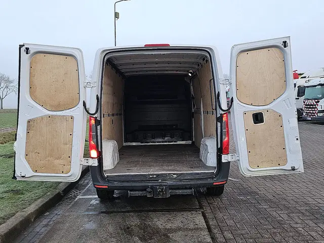 Mercedes-Benz Sprinter 214 2019 Diesel 12