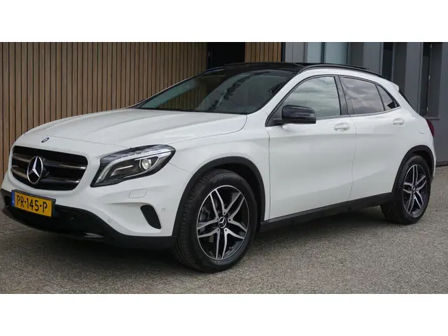 Mercedes-Benz GLA 200 157pk Ambition 2014 Benzine 4