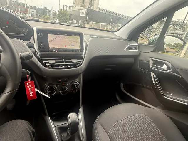 Peugeot 208 1.2 PureTech Signature 2019 Benzine 14