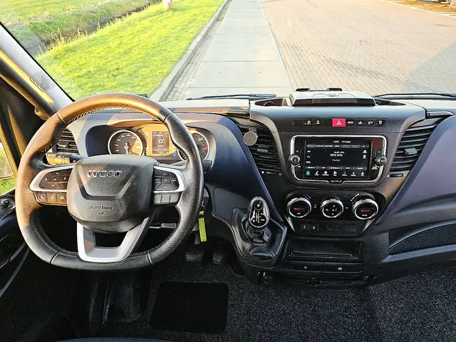 Iveco Daily 35C18 2021 Diesel 8