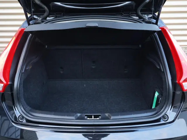 Volvo V40 Cross Country T3 Nordic+ 2017 Benzine 30