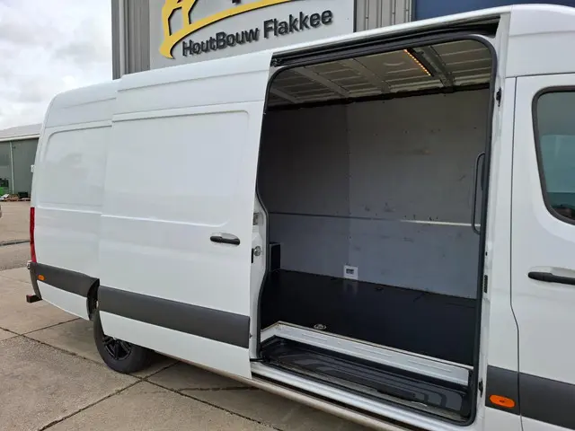 Mercedes-Benz Sprinter 315 1.9 CDI L4H3 RWD 2022 Diesel 16