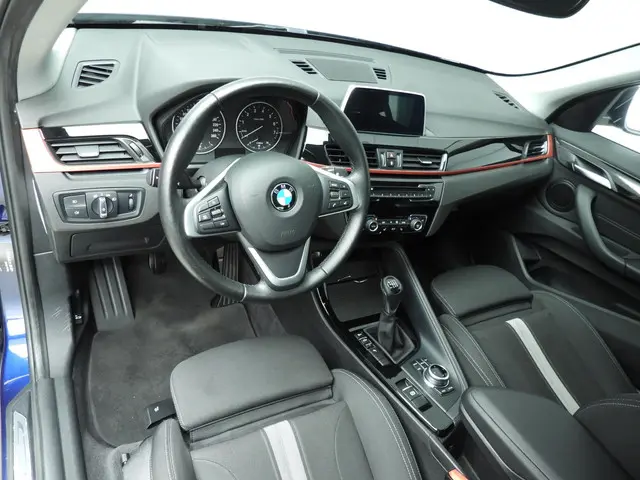 BMW X1 sDrive18i High Executive 2017 Benzine 6