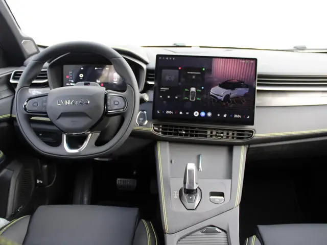 Lynk & Co 01 1.5 More 2025 Hybride Benzine 18