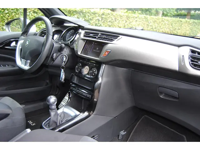 DS DS 3 1.2 PureTech So Chic 2017 Benzine 19