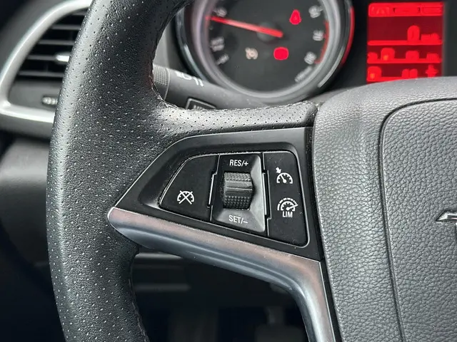 Opel Astra Sports Tourer 1.4 Turbo Sport + 2015 Benzine 21