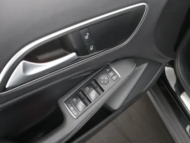 Mercedes-Benz GLA 180 Ambition AUTOM. 2016 Benzine 20