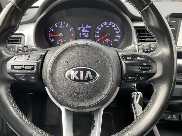 Kia Stonic 1.0 T-GDi DynamicLine 2019 Benzine 19