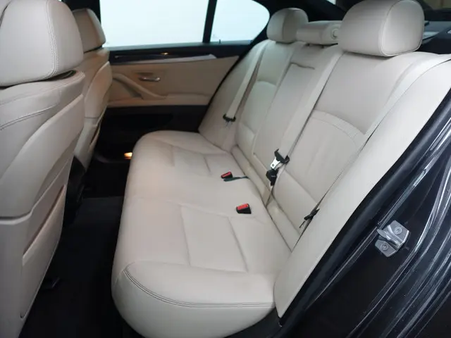 BMW 5 Serie 520i Luxury Edition Aut- 2014 Benzine 23