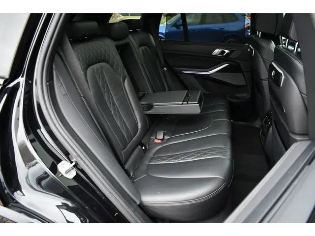 BMW X5 xDrive50e M-Sport 2023 Hybride Benzine 24